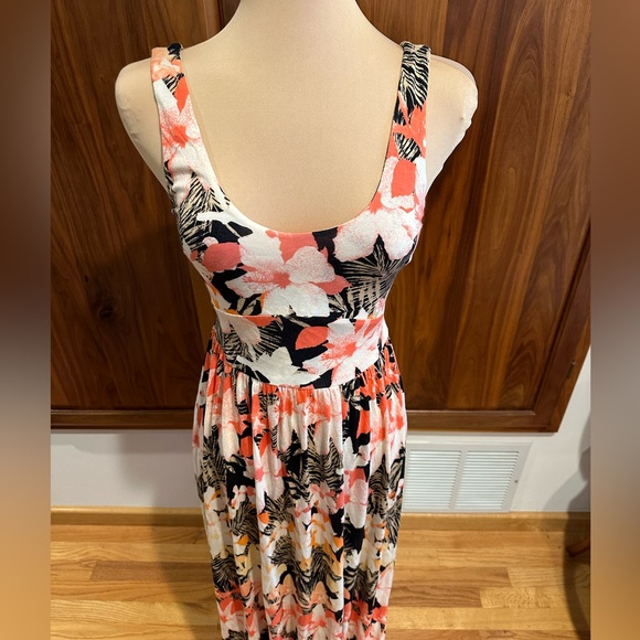 NWOT Tropical Guess by George Marciano Floral Maxi Dress peekaboo backside XS/S - Picture 3 of 7
